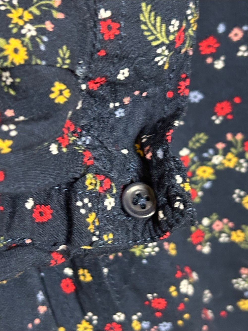 beachlunchlounge Navy Floral Button-Down Shirt Medium - Picture 10 of 11